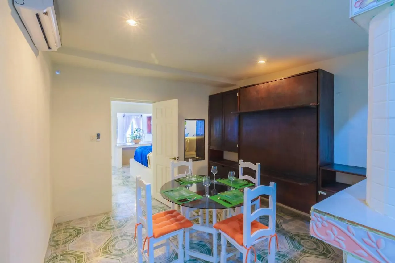 House Of Mirrors Villa Isla Mujeres