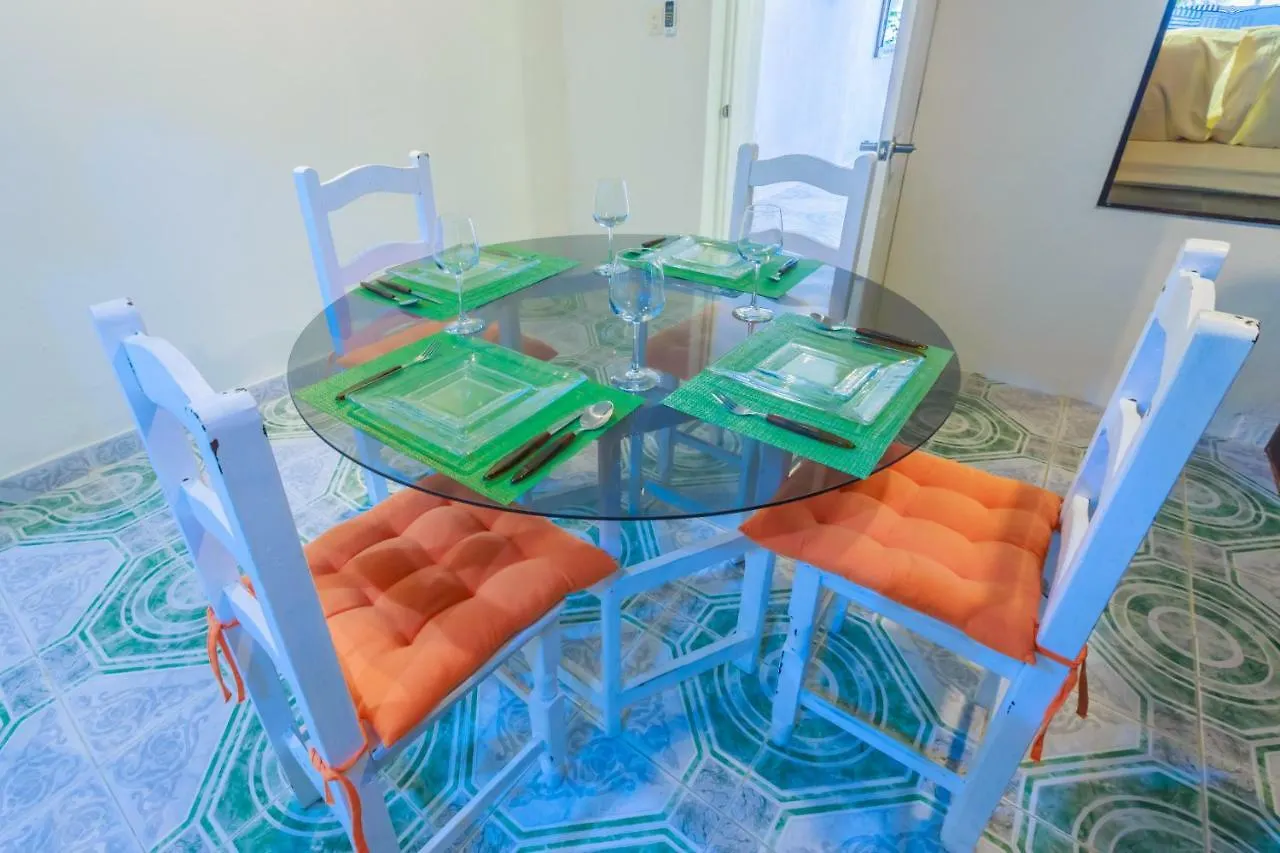 וילה הוילה איסלה מוחרס House Of Mirrors
